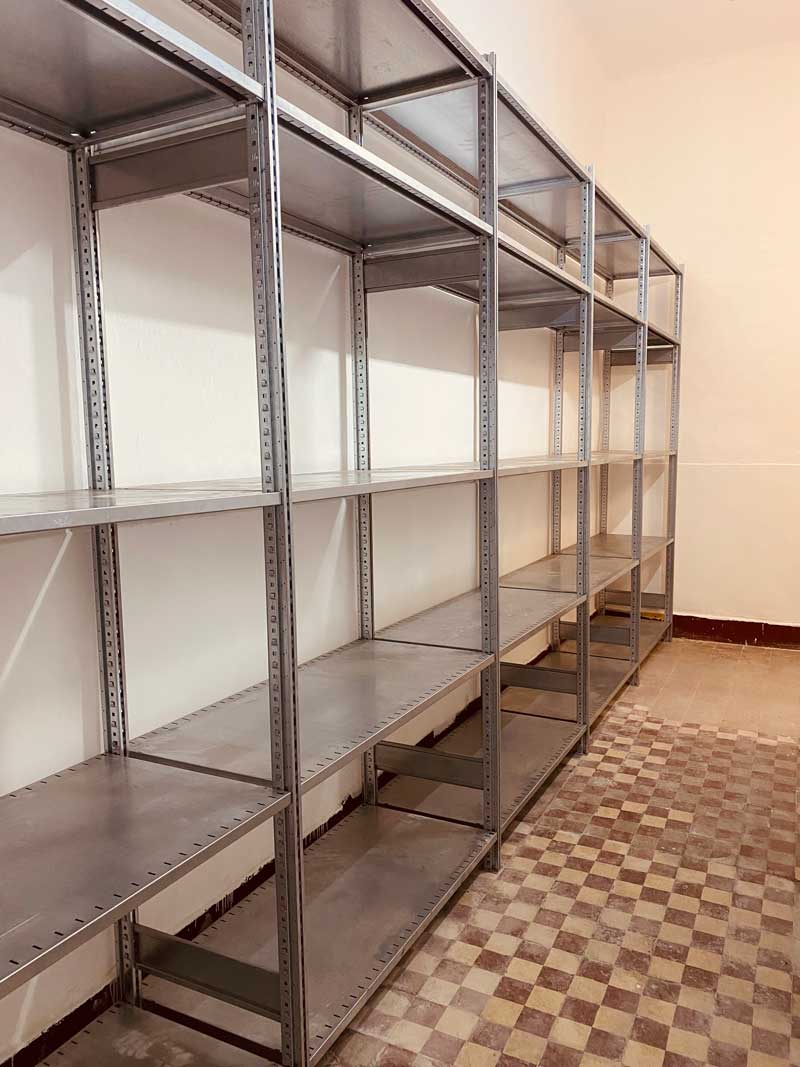 Schafer csavarmentes  salgó állvány
